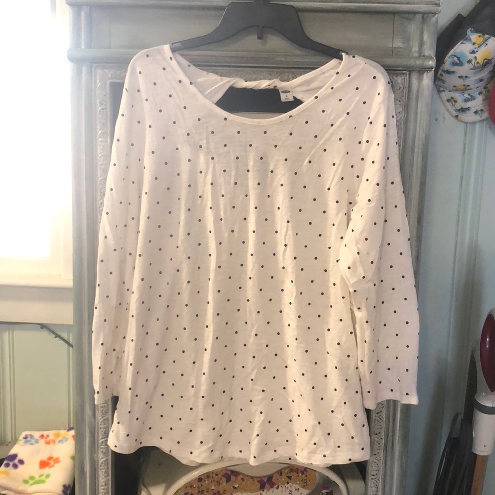 Old Navy NWT Polka dot top with back detail XL